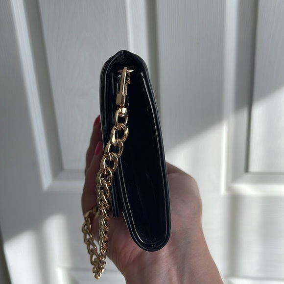 Aldo Glossy Black Clutch with Gold Chain - Picture 6 of 7